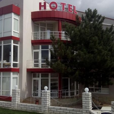 Hotel Paulina Falesti Exterior foto